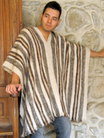 Poncho de oveja para hombre