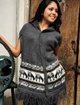 Poncho gris avec capuche ''Petits Lamas''