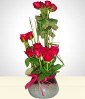 Rote Rosen - Inspiration: Gesteck bestehend aus 15 Rosen