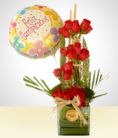 Anniversaire - Coffret dIllusion: Bouquet de 12 roses + Ballon