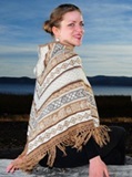 Poncho en alpaga avec petites llamas - marron