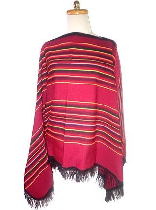 Poncho Evo Cadeau a Lionel Messi (Replique)
