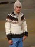 Conjunto Matizado Beige y Blanco (Bufanda y Gorrito)