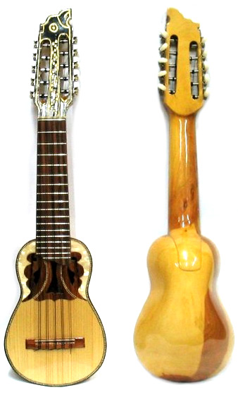 Semi-Professionelles Charango aus Naranjilloholz mit Schmetterling