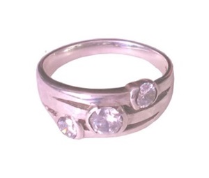 Anillo de Plata con 3 piedras circón
