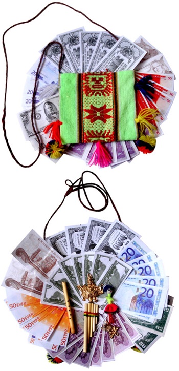 Chuspa con billetes
